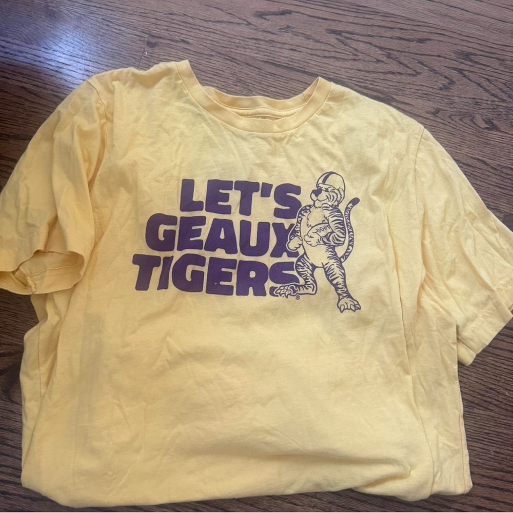 LSU Tigers short sleeve shirt
